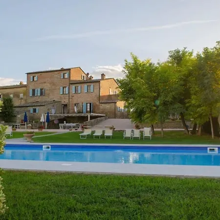 Renovated With A Charming Pool Villa